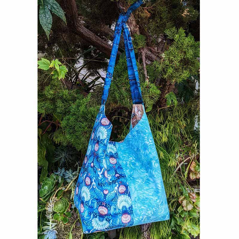 Alice Pineapple Pack Pattern Hobo Bag - A Fashionable Reversible Delight