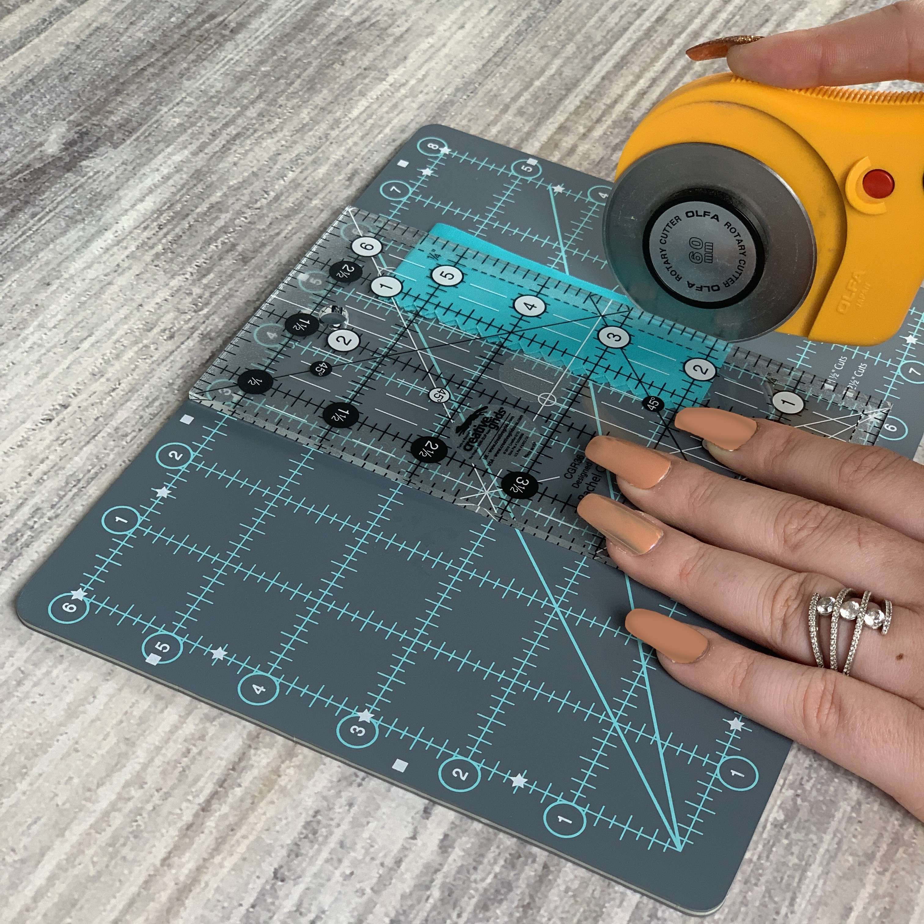Get Your Hands on This Amazing 6in x 8in Creative Grids Cutting Mat!