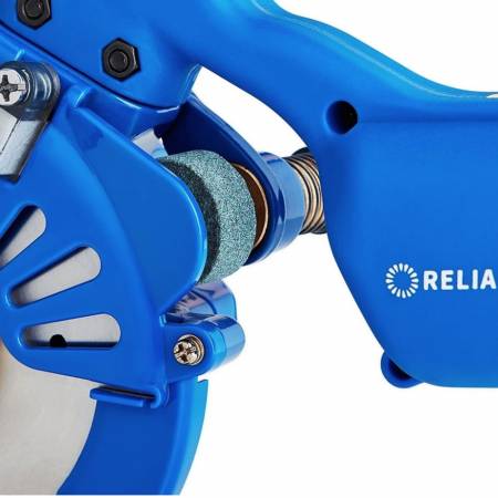 2000FR Cordless Fabric Cutting Marvel