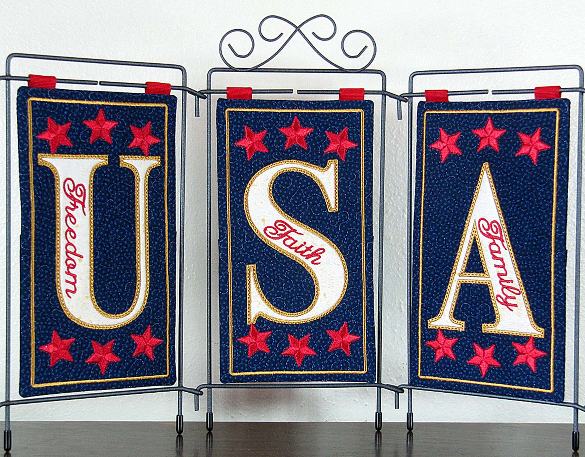 Janine Babich's Stunning USA Table Top Display Pattern