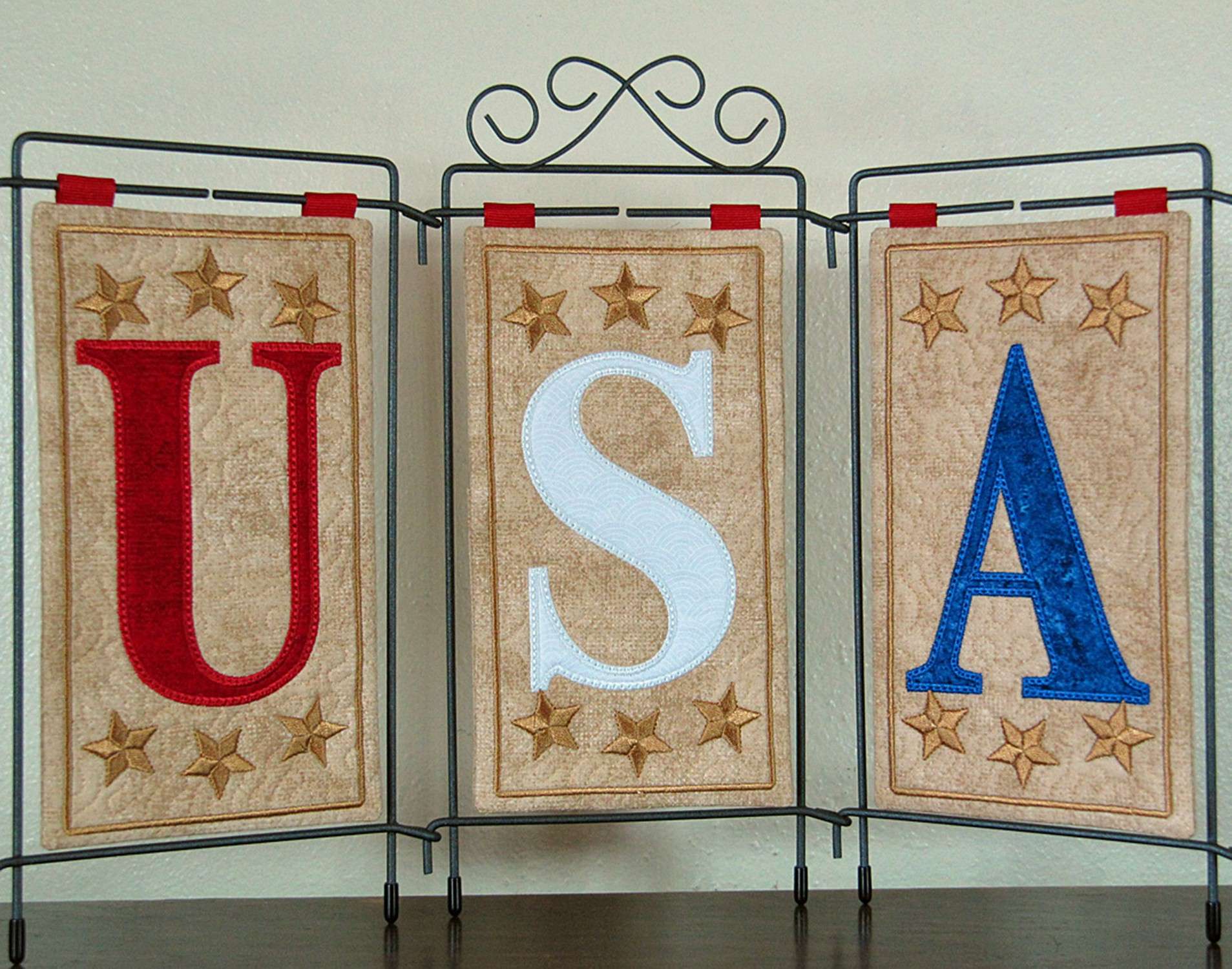 Janine Babich's Stunning USA Table Top Display Pattern