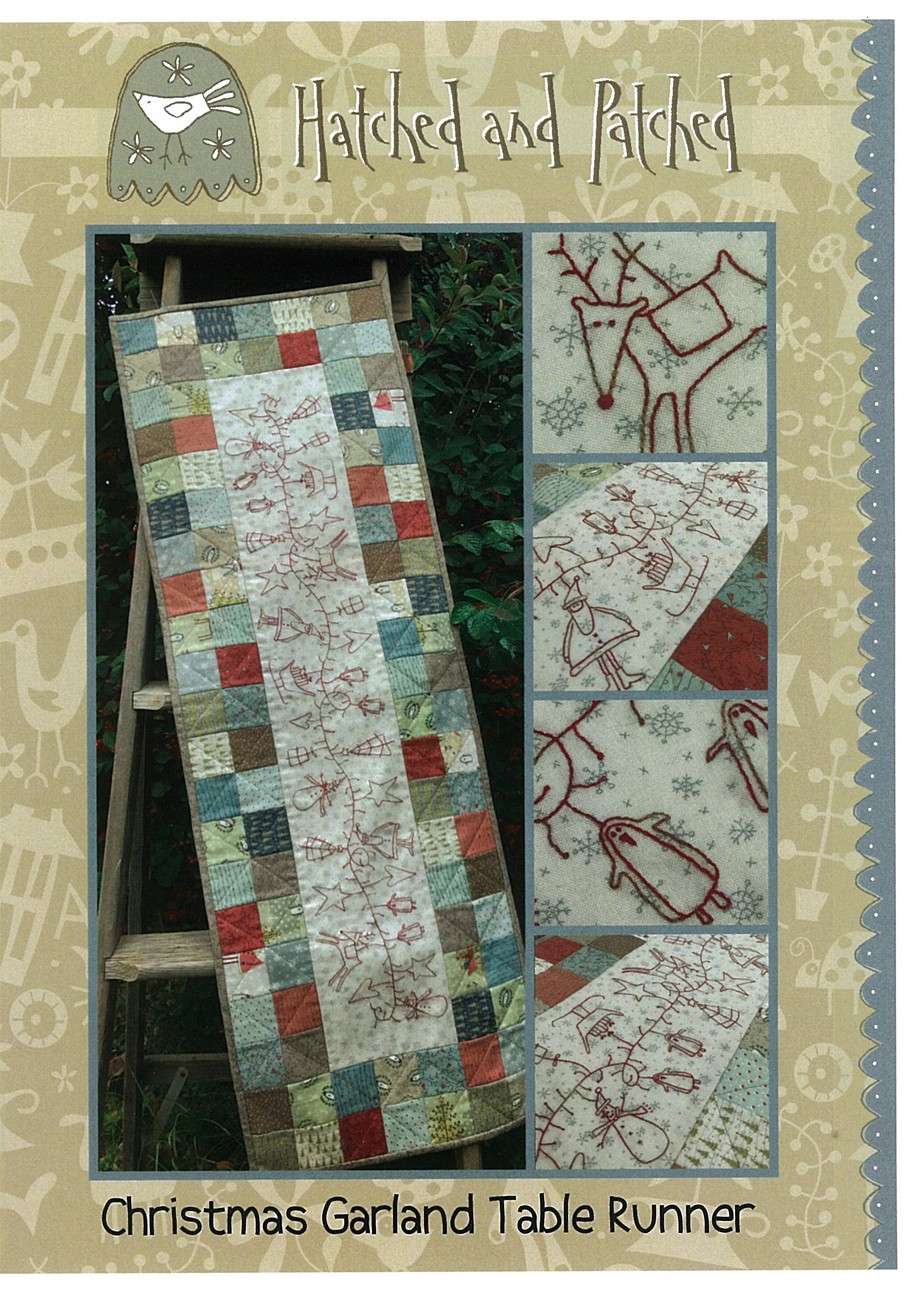 Festive Christmas Garland Table Market Runner Pattern
